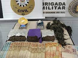 Homem é preso por tráfico de drogas e embriaguez ao volante em Três Passos