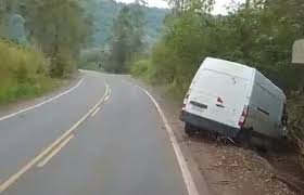 Acidente deixa motorista ferido próximo à ponte do rio Turvo, na RSC-472, em Três Passos