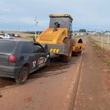 Colisão entre veículo e rolo compactador na RSC-472 deixa condutor ferido em Tenente Portela