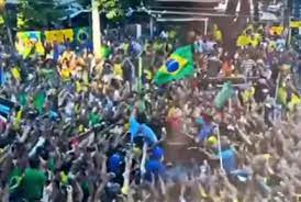 ‘Se Deus quiser, no futuro voltaremos’, discursa Bolsonaro para apoiadores em Fortaleza