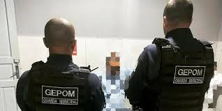 Professor de universidade é preso em flagrante por se masturbar em ônibus no RS