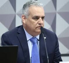 Relator da CPI da INSS ameaça dar voz de prisão a delegado da Polícia Federal em reunião secreta; deputado nega